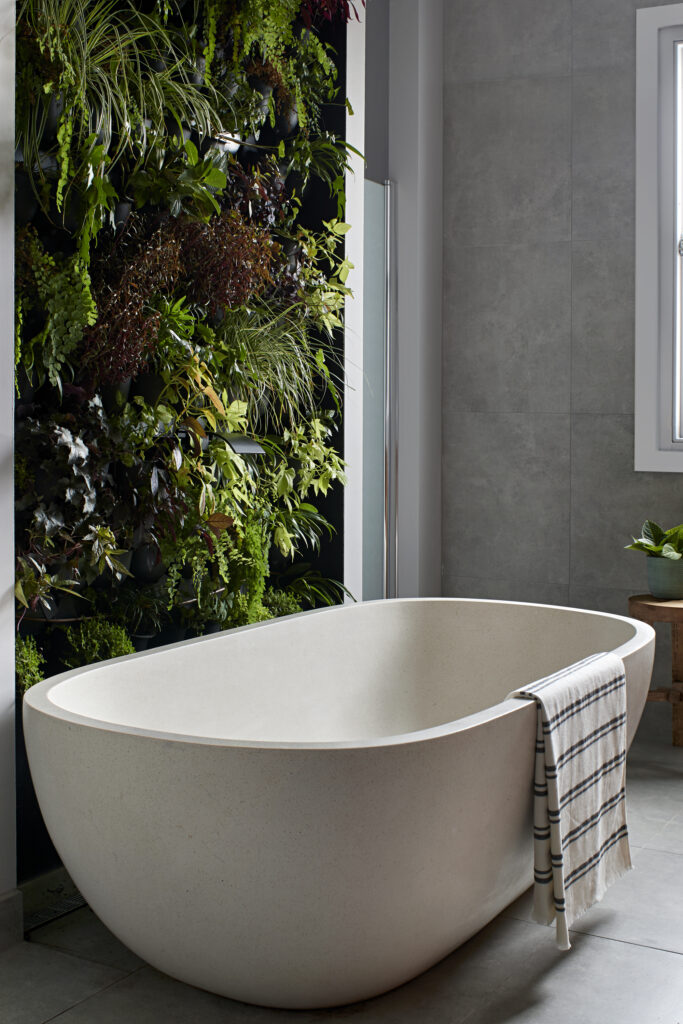 Innovative Ideas for Small Space Bathroom Renovations